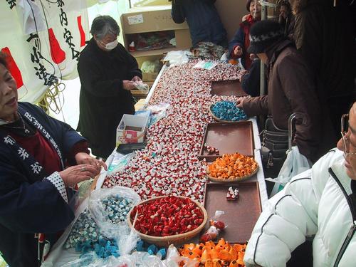 縁起物の起き上がり小法師